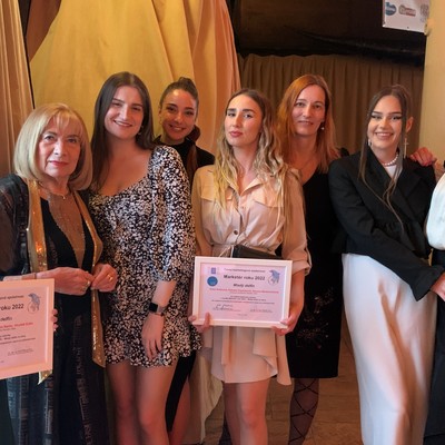 Marketr roku 2022 - sout Mlad delfn - Cena za kreativitu projektu - Simona Nehzov, Monika Starke, Nicolett Gulka a Cena za realizovatelnost nvrhu - Erika Kolrov, Rebeka epedyov, Simona Bochnoviov - studensk tmy University Kontantna Filosofa v Nitre