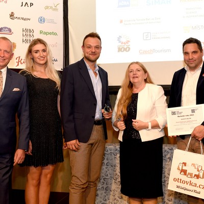 �esk� marketingov� spole�nost - Duhov� delf�n