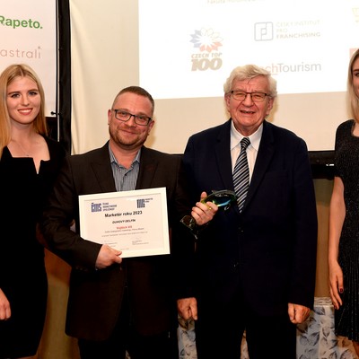 �esk� marketingov� spole�nost - Duhov� delf�n