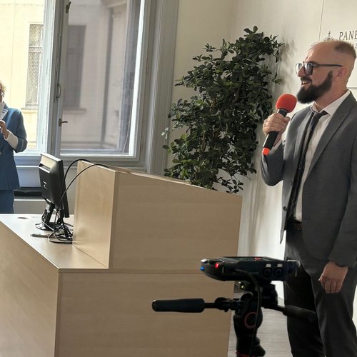 esk marketingov spolenost - Zakonen semine Marketing a komunikace v souasnm elektronickm svt